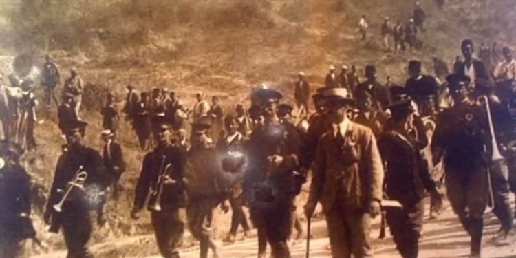 Ripunimi/ Kënga ‘Vlora-Vlora’ kthehet në marsh ushtarak. Muzikologu Tole: Bashkëpunim me Gjipalin e Qafokun