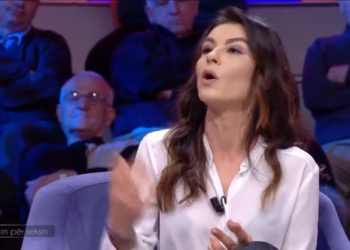 A ka nivel  Zhaku-lluku për të kuptuar mesazhin e shkrimit të Amarildo Pregapucës për Enver Hoxhën që proteston… poshtë katunarët?!