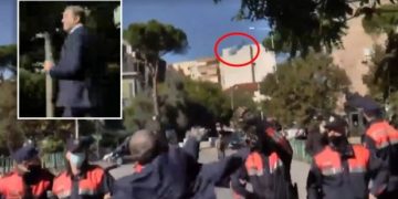 Shpëtim Idrizi bënë “çudira” për të  treguar se është patriot: Vrapon në bulevard dhe godet furgonin e policisë: Do t’ju mbaj mend emër për emër e fytyrë për fytyrë, nëse jeni trima shkoni kapini ata vorio-epiriotët