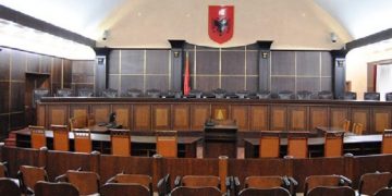 Vështirësohet puna për Gjykatën Kushtetuese: KED skualifikon nga gara 4 kandidatë të tjerë! KLP thirrje prokurorëve të aplikojnë