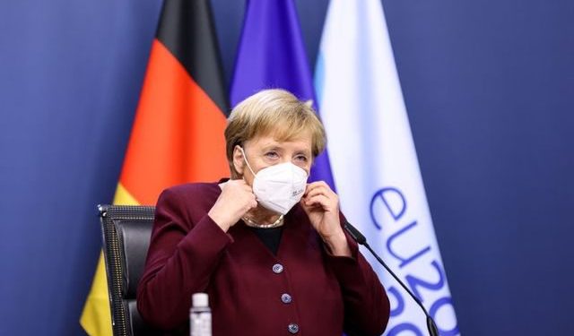 “Jemi në fazën më kritike të Covid-19″/ Merkel thirrje të FORTË qytetarëve, lëshon paralajmirimin: Ju lutem hiqni dorë nga…!(Video)