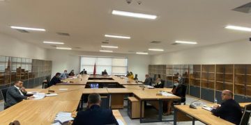 Presioni i SHBA-BE, Gjykata e Lartë gati t’i rikthehet normalitetit, KLGJ kualifikon 4 emrat e parë, KED mblidhet të hënën për Kushtetuesen