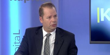 Edi Rama mori “goditjen vdekjeprurëse” nga opozita! Ish anëtari i Këshillit Kombëtar tallet keq me Bashën pas miratimit të Kodit Zgjedhor