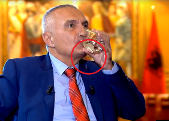 Ilir Meta shfaqet i dehur? Shihni si e humb kontrollin ‘live’, pamjet që e nxjerrin ‘zbuluar’ (Foto)