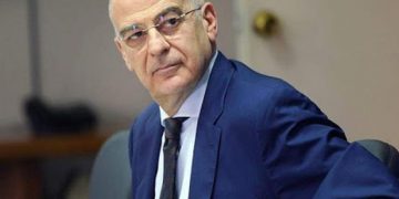 Ministri i Jashtëm grek vjen sot në Tiranë, zbardhet axhenda e takimeve, ja çështjet që do të diskutohen me krerët e politikës