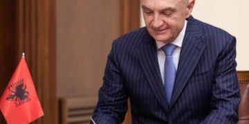 Thellohet skandali i Metës me pasaportat, Lleshaj: Ka dhënë shtetësi siç jep pasaportat Ministria e Brendshme!