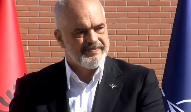 Rama publikon videon dhe thumbon kritikët: Me këto pamje ju uroj një të dielë të bukur!