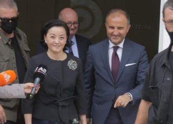 Ndërkombëtarët “pshurrin” Metën dhe Bashën: Japin dritën jeshile për ndryshimet në Kodin Zgjedhor, por…qejfmbetur për mungesën e konsensusit