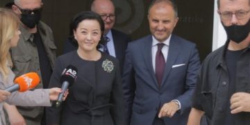 Ndërkombëtarët “pshurrin” Metën dhe Bashën: Japin dritën jeshile për ndryshimet në Kodin Zgjedhor, por…qejfmbetur për mungesën e konsensusit