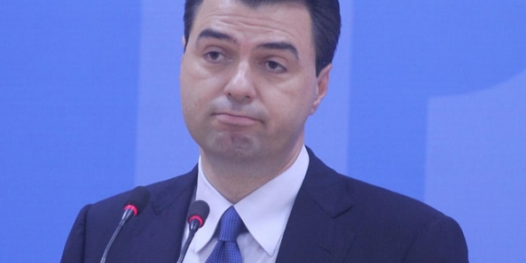 “Stambolli digjet, republikasi krihet”, ish-kreu i PD nuk lë gjë pa thënë për Bashën: Ky vet s’e ka në plan fare të bëhet kryeministër!