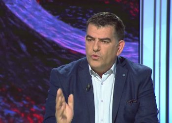 Dhjetra të ngelur në veting investojnë paratë korruptive në zyra avokatie?! Saimir Vishaj jep alarmin: Thirrje SPAK t’i hetojë për aferat