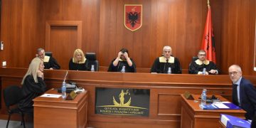 Zbardhet lista/ Nga Dedja e Broci, te Arjana Fullani e Petrit Fusha, 27 emra të ngelur në veting dhe të dorëhequr bëhen avokatë, BE kërkon të hetohen