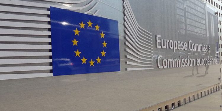 A do për përfshihet Shqipëria?! KE hedh “hapin e madh”: Miraton strategjinë për vaksinimin masiv kundër COVID-19