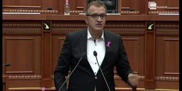 “Flas sot jo vetëm si politikan, por si djalë nëne”, Beqaj drejton gishtin nga PS dhe bën deklaratën e fortë: Nuk mund të rri pa e thënë! Po shiten në mënyrë të gënjeshtërt!