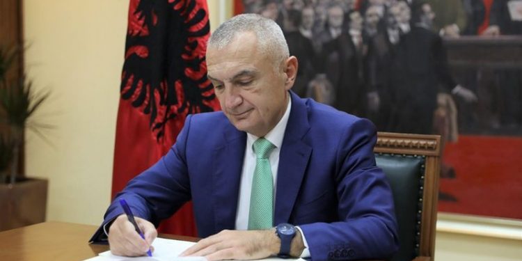 Mazhoranca drejt ngritjes së Komisionit Hetimor nr. 2 për Ilir Metën, abuzimet me nënshtetësitë pa kriter rrezikojnë shkarkimin e presidentit