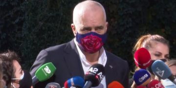 PS mobilizon strukturat për shpërbërjen e LSI, Edi Rama akuzon presidentin si një të çmendur që kërkon të shpëtojë partinë e degraduar të Monikës