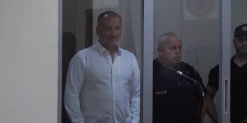 Gjykata vulos sot fatin e Berishës për dosjen “Hajdari”, avokati i Haxhisë: Ja pse Izeti e do përballë, do vërtetojë që e nxori Saliu në pritë Azemin
