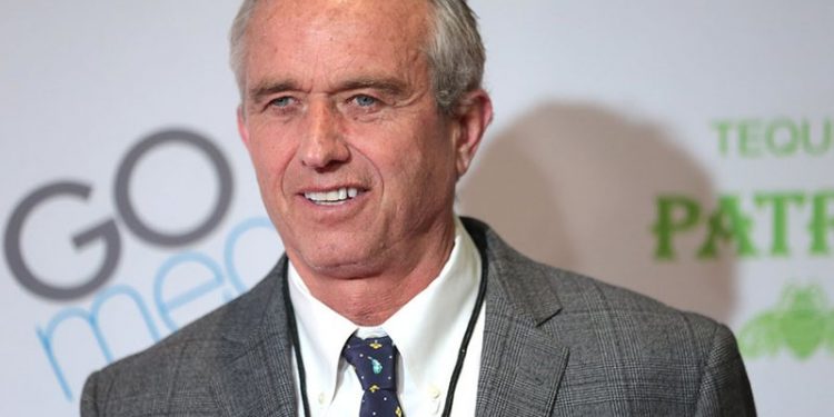 Pasojat e mëdha të Covid-19 në botë, Robert Kennedy Jr del me mesazhin frymëzues dhe shpresëdhënës (Videoja që po bën xhiron e rrjetit)