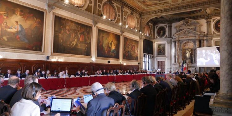 Dështon plani Meta-Opozitë për të bllokuar heqjen e koalicioneve! Parlament do e rivotoi të Enjten: Nuk kemi 2 muaj kohë për këshilla nga Venecia