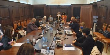 Ngritja e Kushtetueses e vështirë: KED gati të hapë sërish garën! Politika luftë në prapaskenë për kandidatët e preferuar