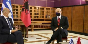 Greqia dhe Shqipëria i drejtohen Hagës për detin, Zëri i Amerikës për takimin Rama-Dendias: Nga ideja e arbitrit ndërkombëtar tek ligji i luftës