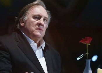 Gerard Depardieu shmang Macron dhe flet për Edi Ramën: Ah, njoh një kryeministër, një njeri që është krejt ndryshe…Edi Ramën kryeministrin e Shqipërisë! Më ngjan me Malkovich