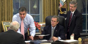 Berisha sulmon ish-shefin e CIA-s, Goerge Tenet: Një gënjeshtar i lindur. Është nga Qeparoi, por edukuar nga ekstremizmi grek