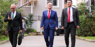 Çmendet Ilir Meta, i’u lëshon “konellapsin” e tij mediave: O doçër e pupacë të ndyrë, ndaloni urgjent akuzat ndaj meje