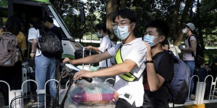 IRONIA/ Pyetja që mjekësia s’i jep dot përgjigje: Pse në Wuhanin famëkeq po lulëzon jeta?