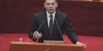 “1 vita nga tërmeti dhe shqiptarët s’kanë ku fusin kokën”, Ahmetaj: Hajde me mua shih ça bëhet