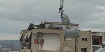 Shqiptarët i kanë antenat mbi çati… Kosova do të ndalojë përdorimin e pajisjeve 5G