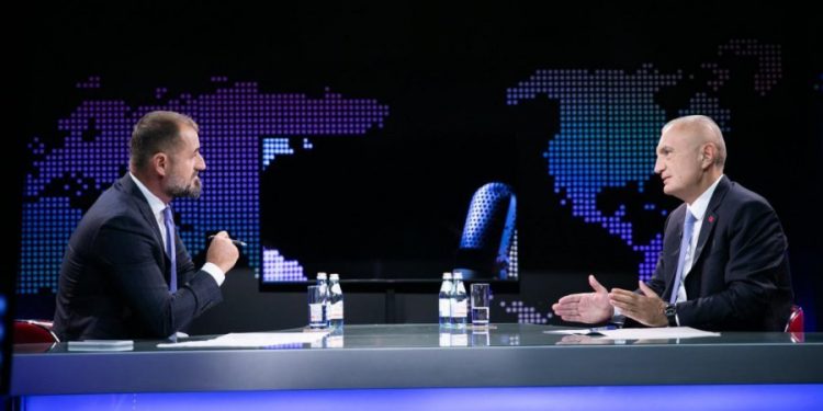 “Çështje jetë a vdekje”/ Meta: Populli do jetë me Presidentin, ja kush e shpëtoi Ramën në 2 mars! Mbajeni mend, unë do bëj të gjitha aktet që…