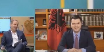 Enkel Demi elozhe Bashës sa në formë duket, por ai është në “gjumë” akoma