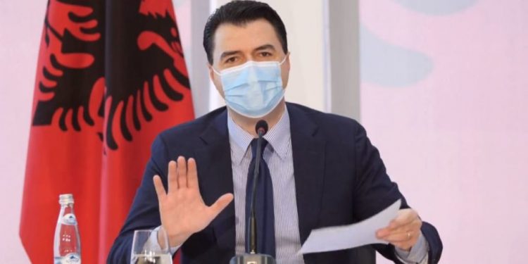 Lulzim Basha dhe kompleksi i kukullës