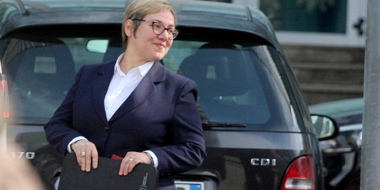 Mbyllet faza e parë e verifikimeve për hetues të BKH, sot Aida Hajnaj publikon emrat e kualifikuar, gjithçka gati brenda muajit