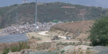 Kur Basha i bëri plehrat monopol! Në vitin 2012, aksion kundër romëve që mblidhnin dhe seleksiononin mbetjet