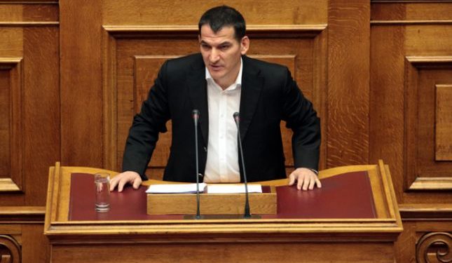 “Jam tirons mer vlla”: Pirro Dhima 12 vite më parë dhe sot, që thotë se “është grek i lindur në Shqipëri”