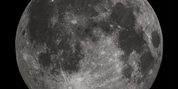 Ujë në Hënë?! Edhe më shumë nga sa pritej