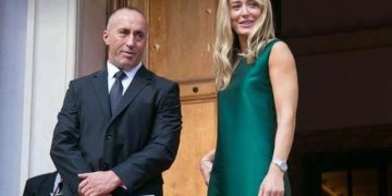 Gazeta hedh dritë mbi misterin e dh.unës së Ramush Haradinajt ndaj gruas: Ky është rasti i dytë në pak muaj