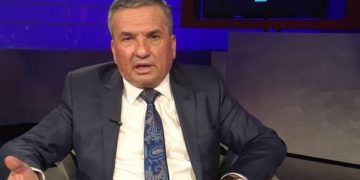 Sali Berishës i duhej një sebep madhor për grushtin e 14 Shtatorit, koka e Azemit, që hakmarrja politike të ishte edhe më e egër  se në 1997