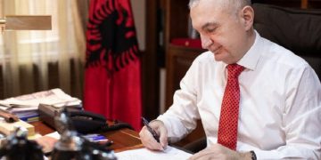 A e ka lënë amanet Skënderbeu, trafikun e pasaportave?!