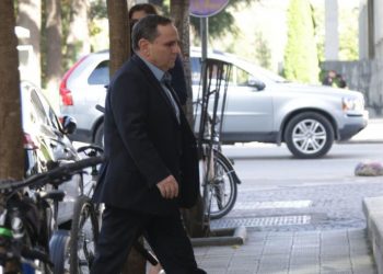 PD e përjashtoi, ky është ish- zv. kryeministri i Berishës që u votua nga PS në Komisionin e Posaçëm