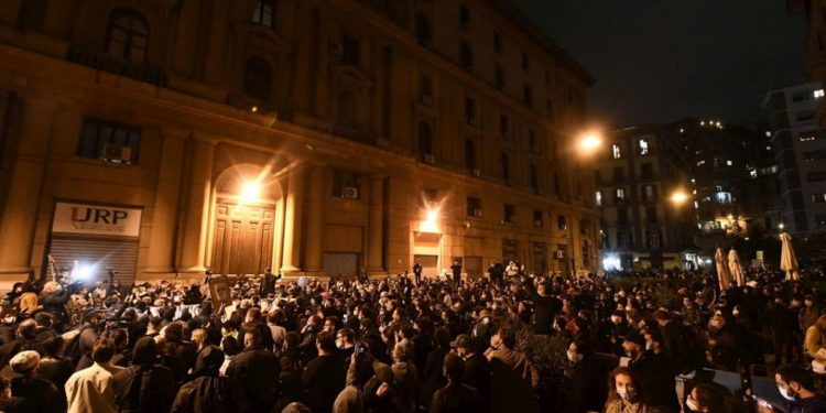 Protesta kundër masave kufizuese në Itali, rrezikohet përshkallëzimi i tensioneve