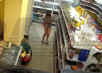 VIDEO/ Goxha vajzë në dukje, por një hajdute e paturp
