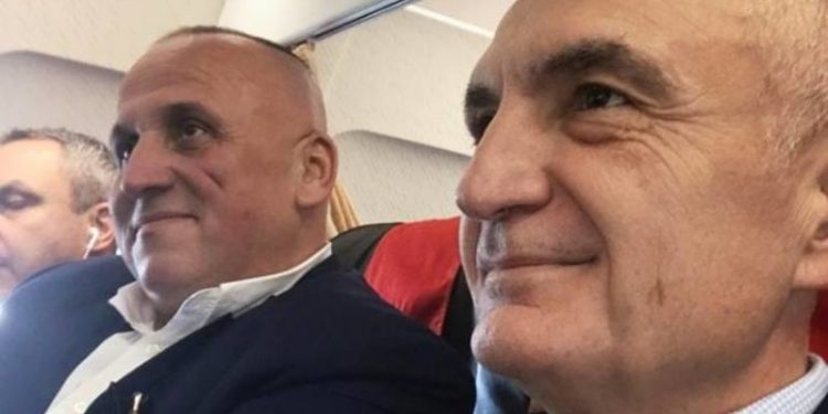 Manipulimi qesharak: Si mashtron këshilltari i Metës, Ilir Kulla