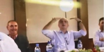 Presidenti nën “pushtetin” e alkoolit, rrezik për sigurinë kombëtare, alarmohen institucionet