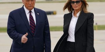 “Më lini të qetë, dreqi e marrtë”! Ish-mikesha i nxjerr përgjimet sekrete Melania Trump: Kujt i plasi për…