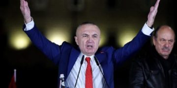 Gazetari: Gati të dëshmoj në SPAK për skandalin e Ilir Metës, kërcënimi ndaj meje mesazh për gazetarët