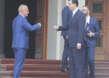 Anomalitë: Çmëndja e Ilir Metës dhe qetësia e Lulzim Bashës