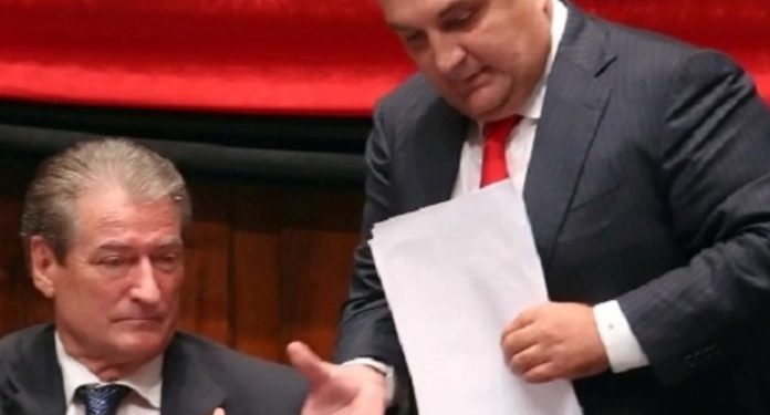 Berisha tregon se Meta e mashtroi, ndaj ndikoi që ta shpëtojë nga burgu për video-përgjimin e Dritan Priftit: Më hodhi hi syve për 700 mijë eurot!